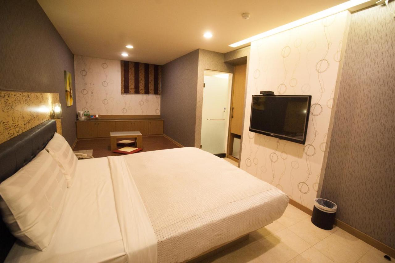Love Hotel Pingtung Buitenkant foto